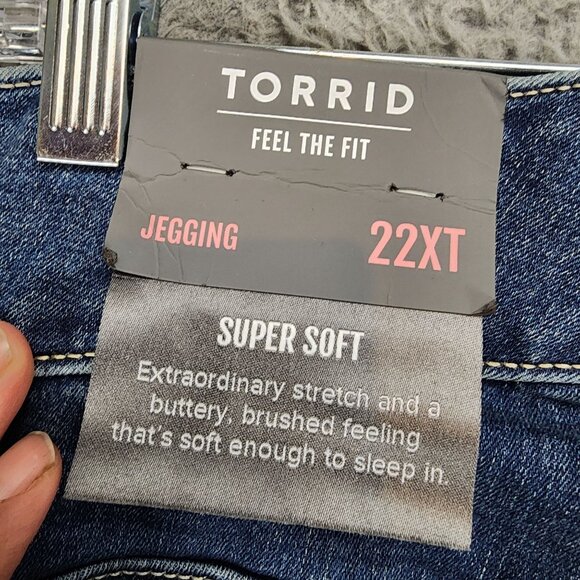 Torrid Jeans Womens 22 Extra Tall Dark Wash Stretch High Rise Jegging *NWT* - Picture 12 of 15